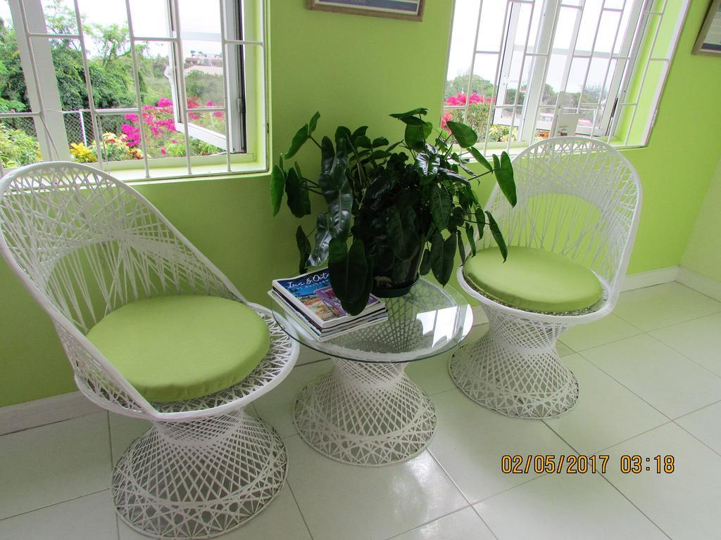 Apartamento Spectacular Ocean View Retreat Saint James Exterior foto