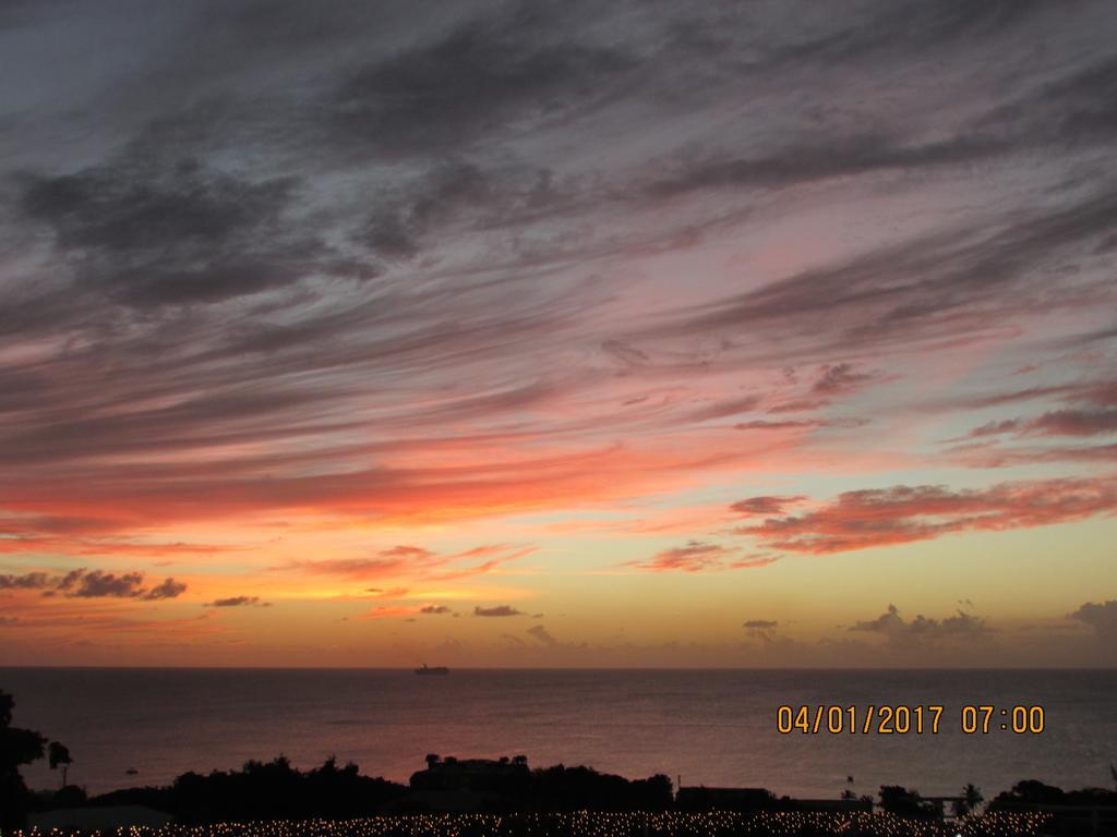 Apartamento Spectacular Ocean View Retreat Saint James Exterior foto